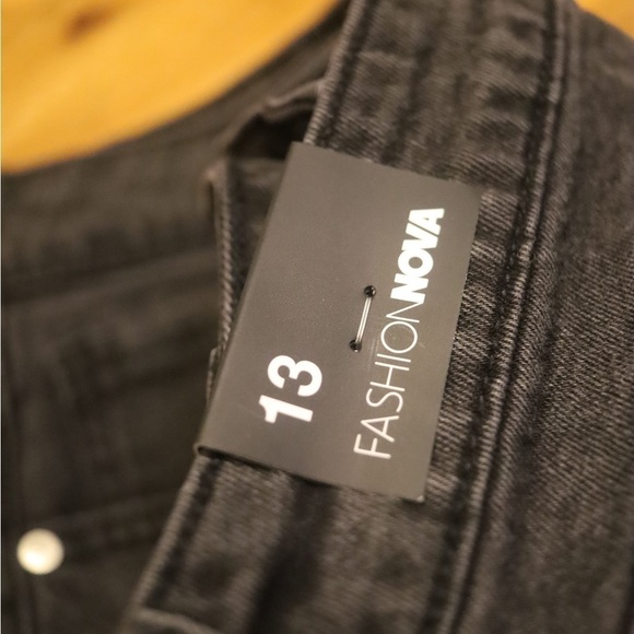 Fashion Nova  Baggy wide Leg black jeans NWT - Picture 5 of 7